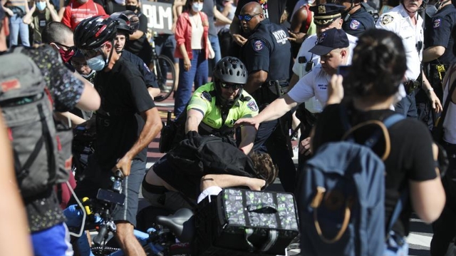 纽约抗议活动进入第七天