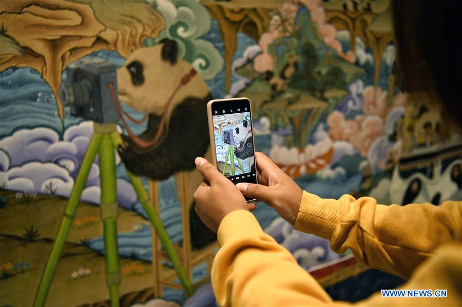 CHINA-CHENGDU-THANGKA PAINTING-PANDA-EXHIBITION (CN)