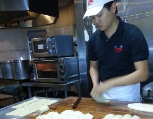 美华裔硕士投身家族餐饮业欲将烧饼油条打进主流