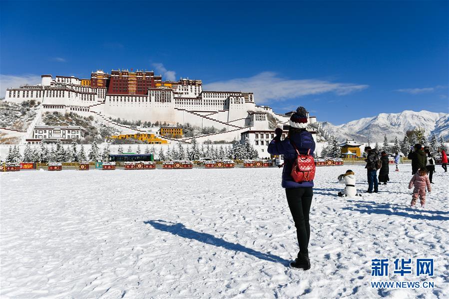 （美丽中国）（3）拉萨迎来今冬第一场雪