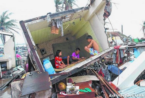 台风摧毁菲律宾中部大片地区灾民处处为“家”