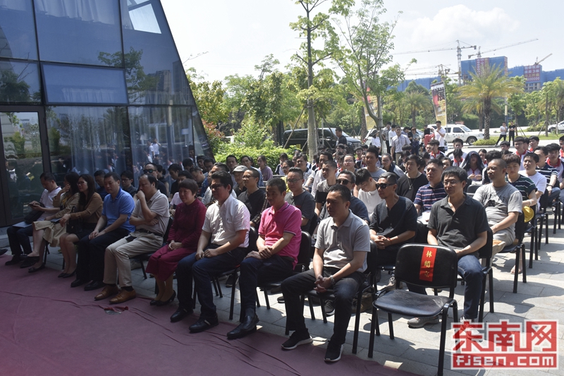 市文学艺术界联合会承办,参展艺术家包括马继涛,王卫,王国建,叶其昆